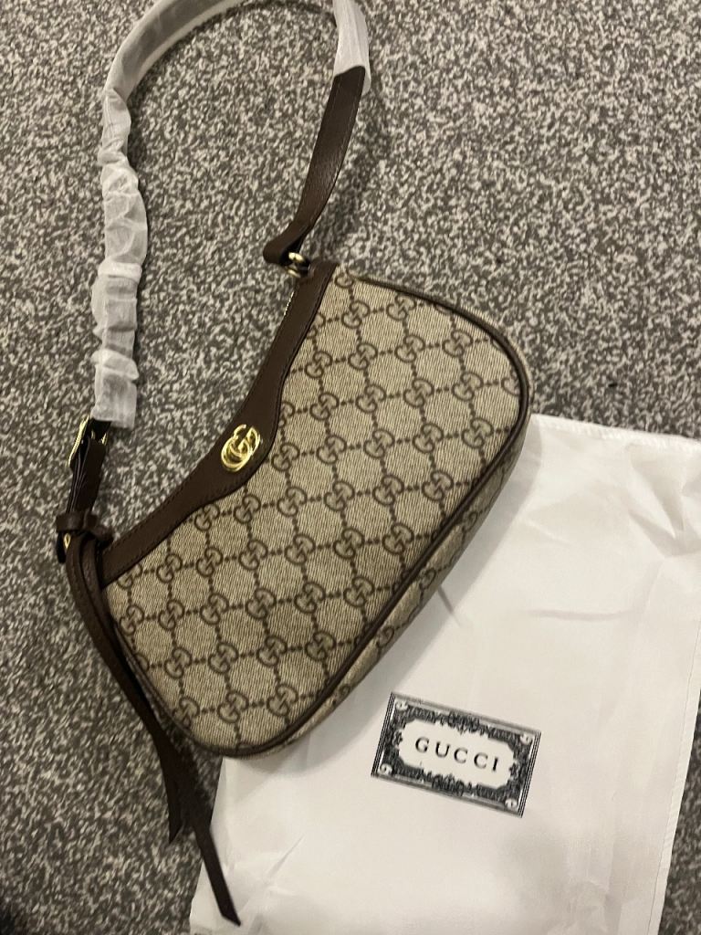 Ladies designer hand bag 