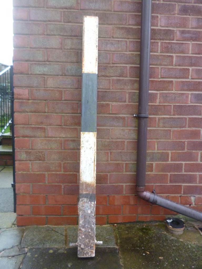 STEEL POST ,
