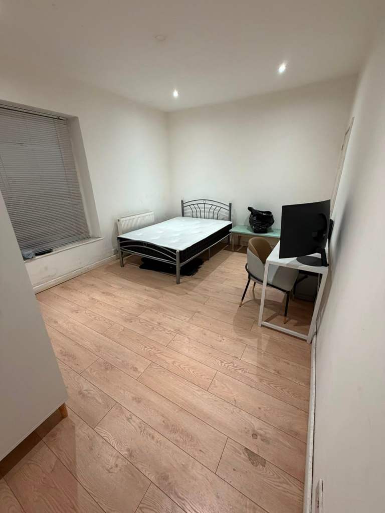 Spacious and Cosy Double Rooms for Rent in - BB5 6AD