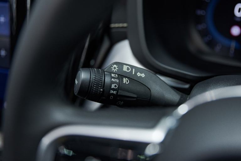 2022 Volvo XC60 2.0 B4D R DESIGN Pro 5dr AWD Geartronic ESTATE DIESEL Automatic