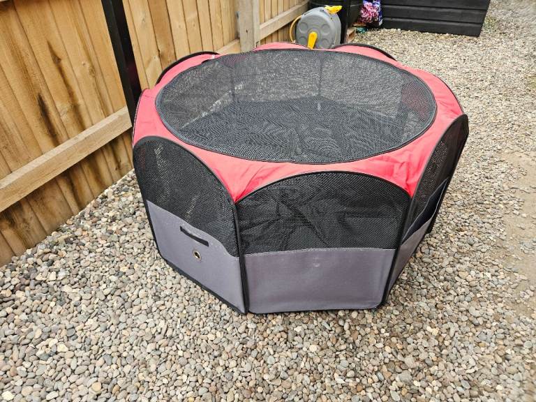 Foldable puppy _small animal run 3ft from point to point.