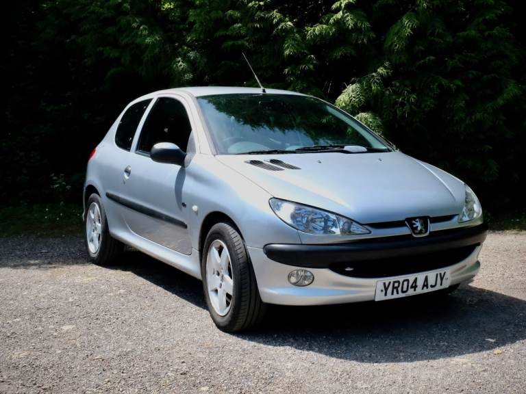 Peugeot, 206, Hatchback, 2004, Manual, 1360 (cc), 3 doors