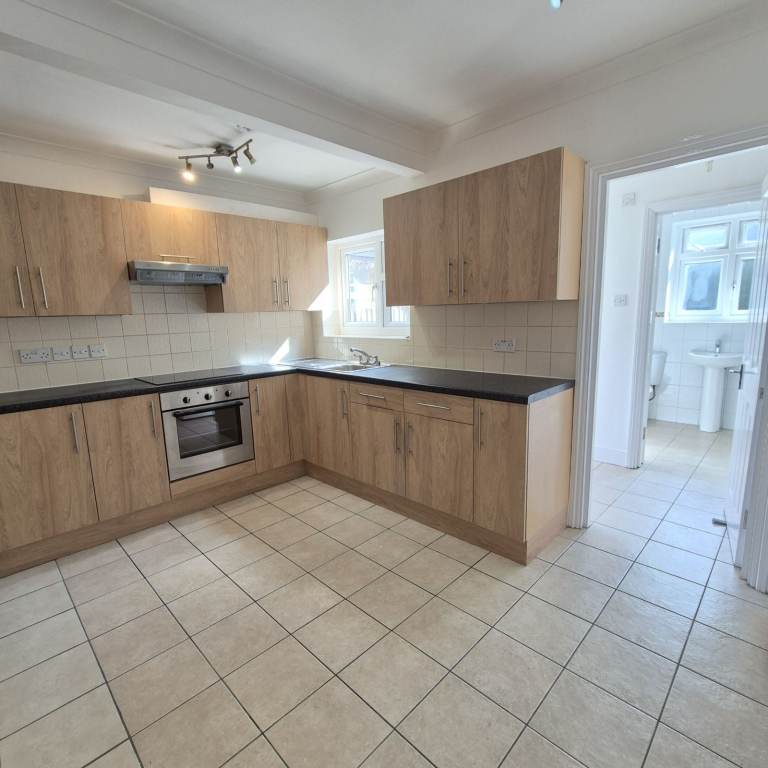 Two/Three bedroom house refurbished to a very high standard for rent in Walthamstow area