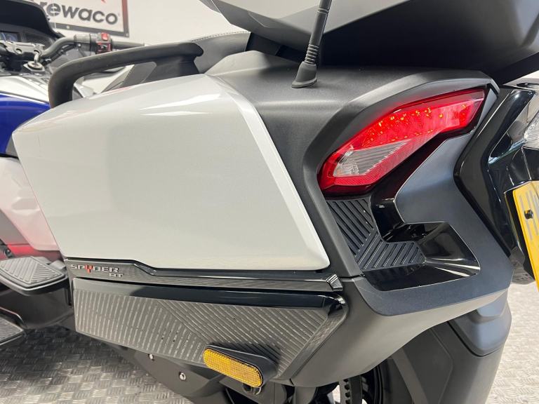 2022 72 CAN-AM SPYDER RT LIMITED SEMI AUTOMATIC TRIKE 