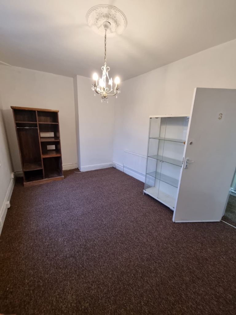 Studios, Master & En-Suite Rooms | Fully Furnished