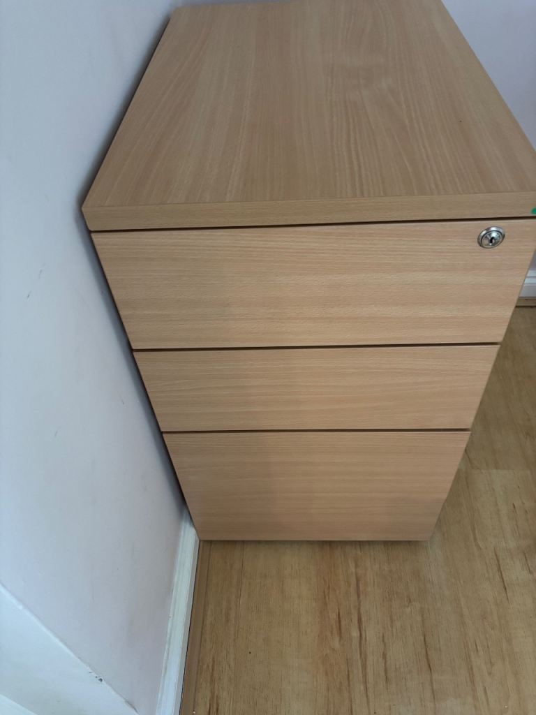 Wooden Chest of Drawers - excellent Condition