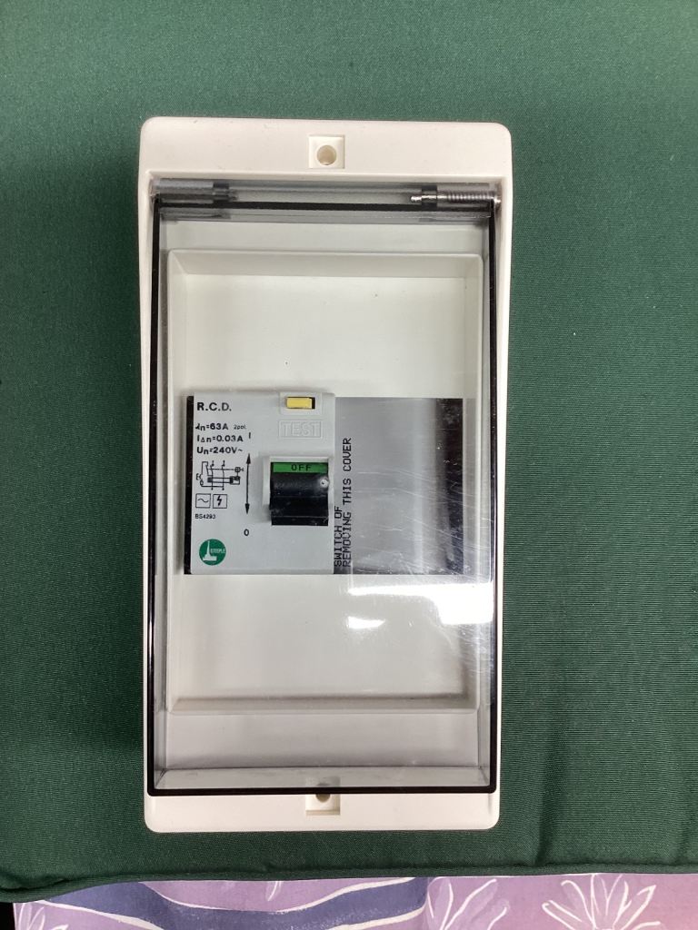 Steeple 2 way 63 amp consumer unit complete with 30ma RCD