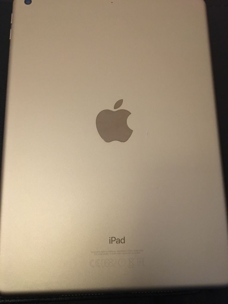 image for Apple iPads 5 generation 32 GB unlocked in very good condition as brand new 