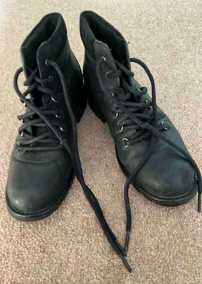 Clarks Black Lace up Ankle Boots size 5.5