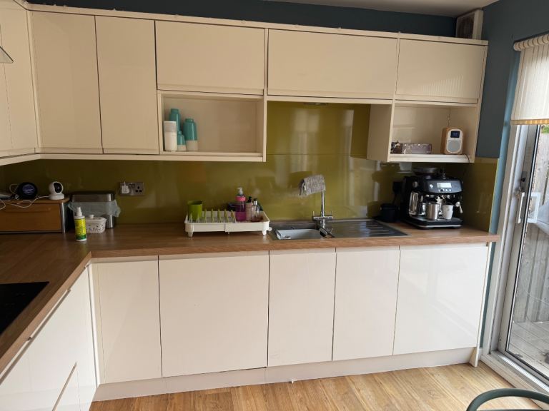 Cream Howdens Kitchen units for sale