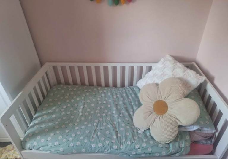Petite Amelie 'Plume' white toddler bed.