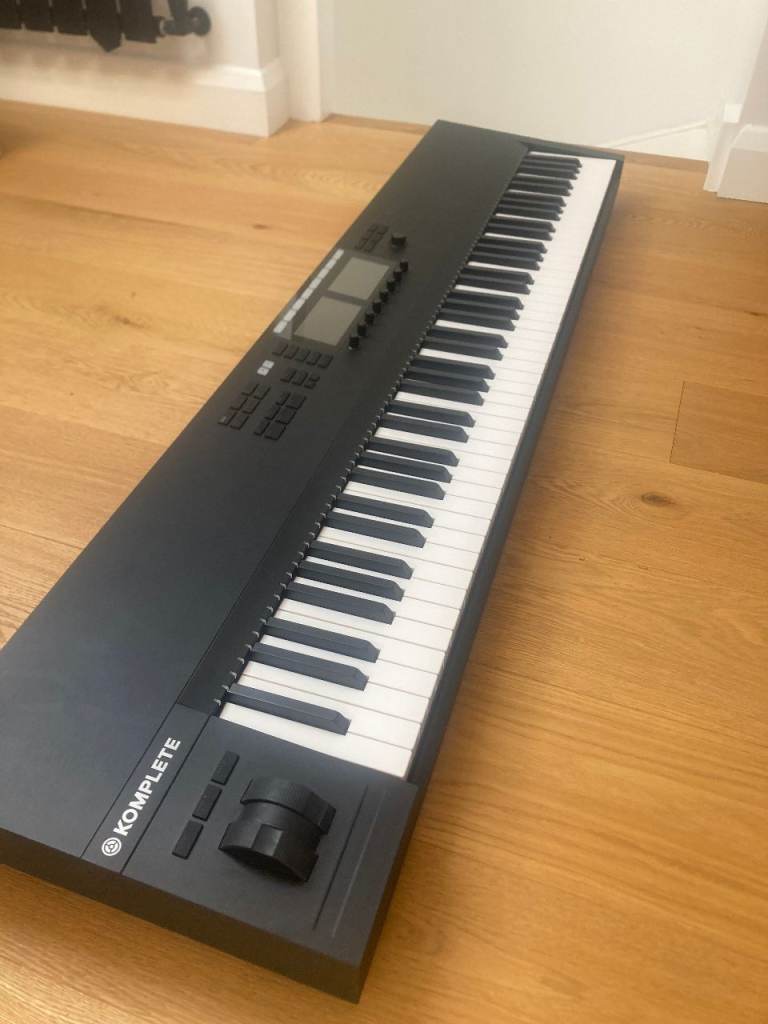 Native Instruments Komplete Kontrol S88 Mk2 Midi Keyboard