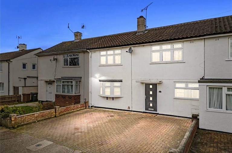 3 bedroom house CM1
