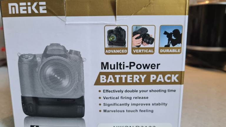 Meike Multi-Power Battery Pack/grip 