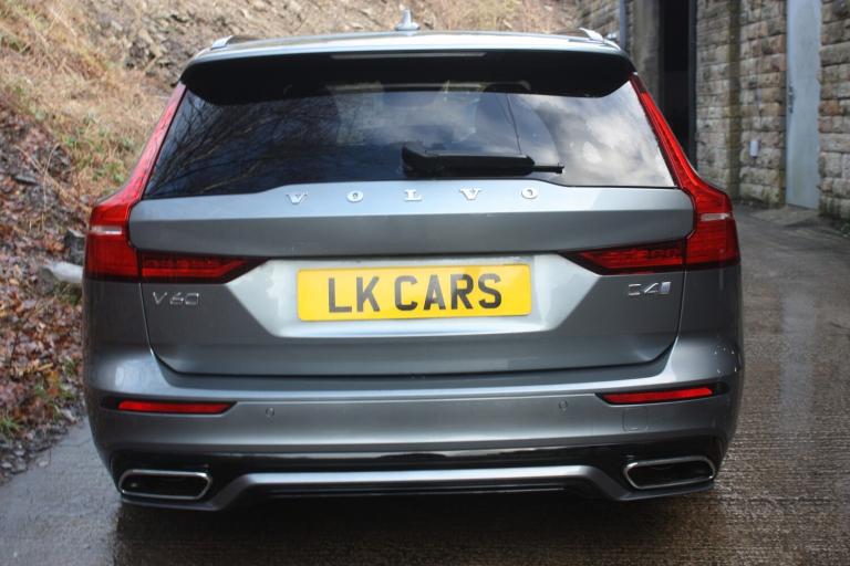 VOLVO V60 2.0 R-Design Plus D4 2019