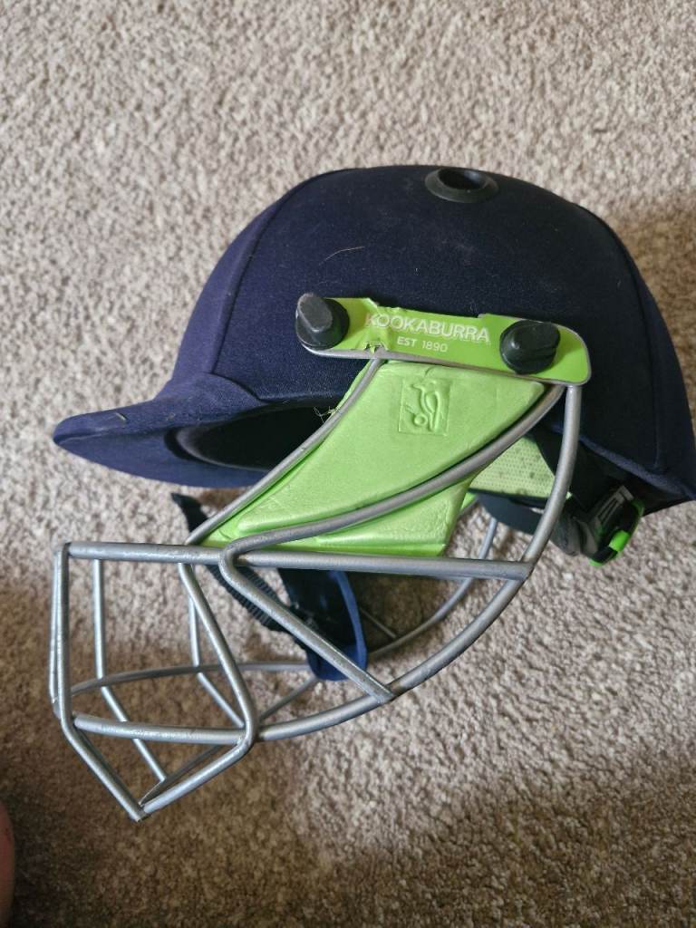 Kookaburra Pro 600 Cricket Helmet - Navy Blue, Size M (56-58cm)