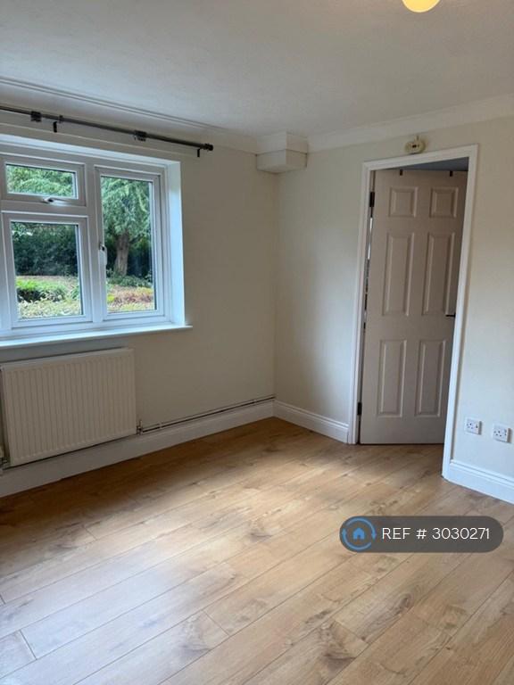 2 bedroom flat in Redmayne Drive, Chelmsford, CM2 (2 bed) (#3030271)