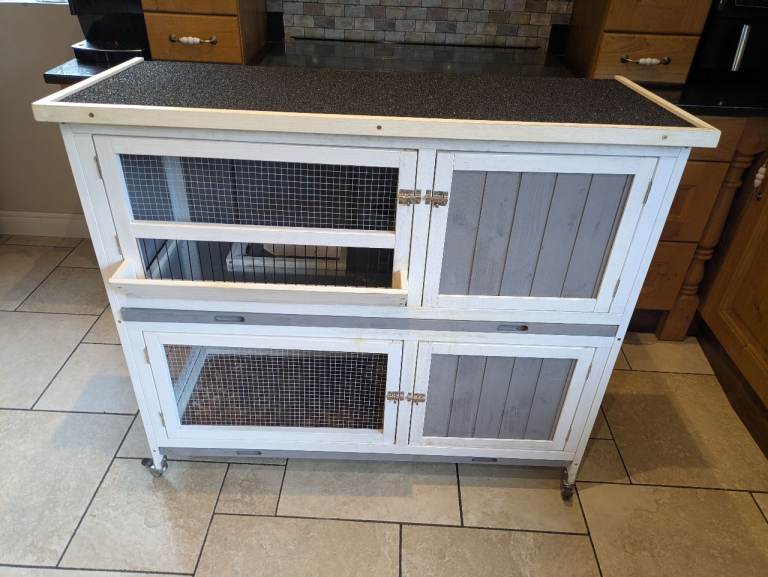 Guinea Pig/ Rabbit Hutch