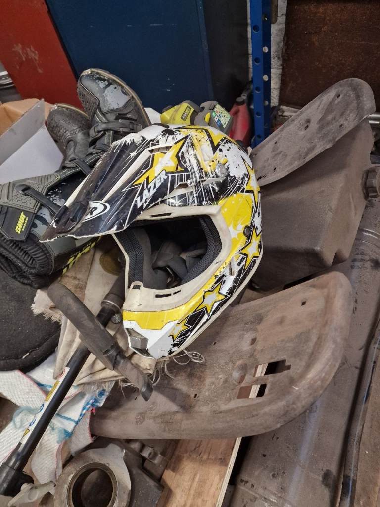 Crosser helmet 