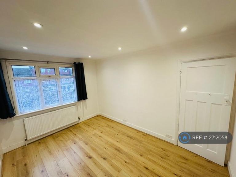 4 bedroom house in South Park Road, Ilford, IG1 (4 bed) (#2712058)