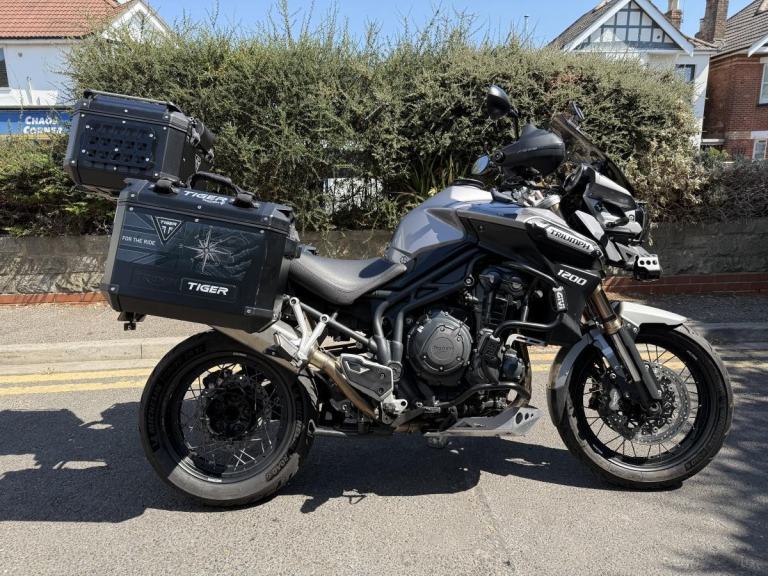 TRIUMPH EXPLORER 2014