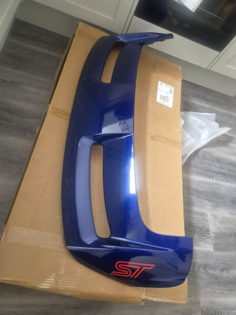 Deep impact blue Ford focus ST mk3.5 FL spoiler