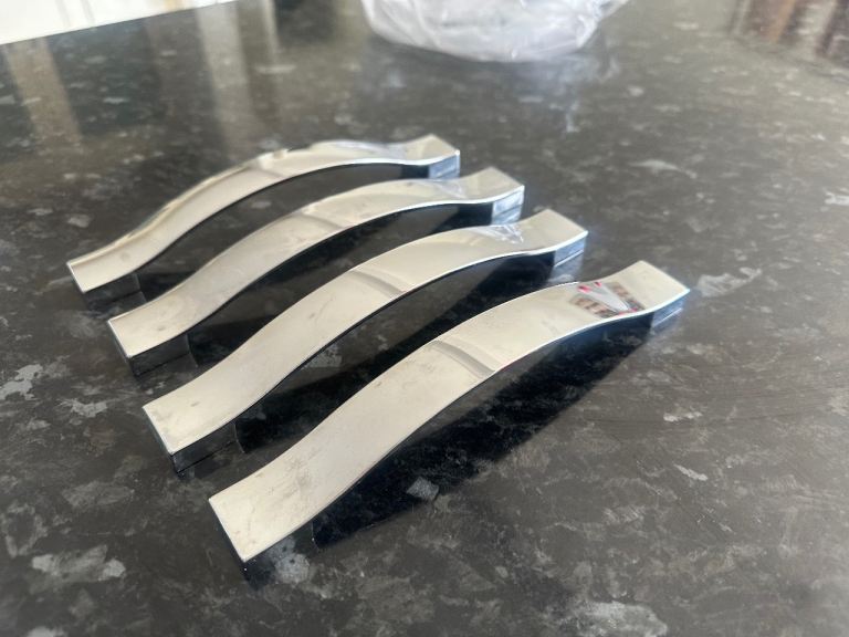 18 kitchen/cabinet chrome bow handles