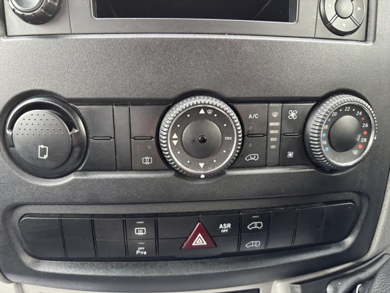 MERCEDES-BENZ SPRINTER DRIVER TRANSFER WAV WHEELCHAIR ACCESSIBLE VEHICLE 2.1