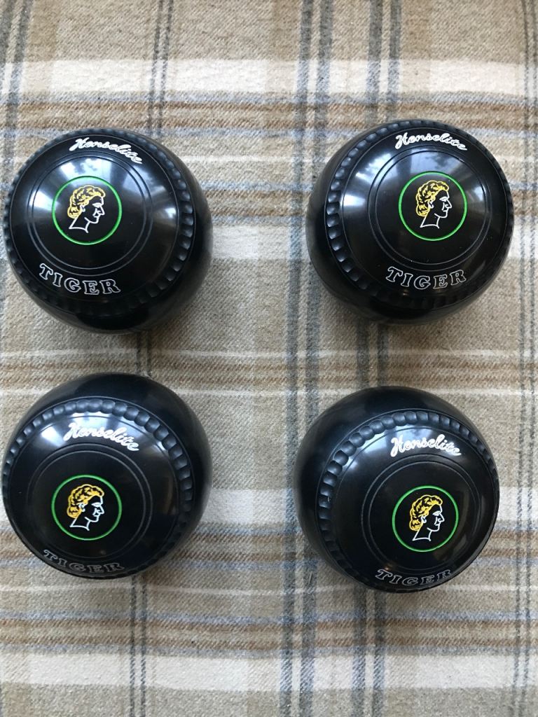 Henselite Tiger size 3H WB19 Std grip. Black with ladies head motif. Excellent condition.