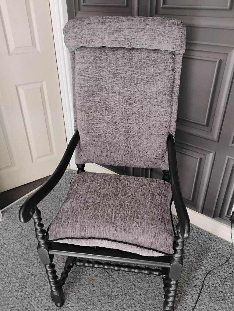 CHAIR 