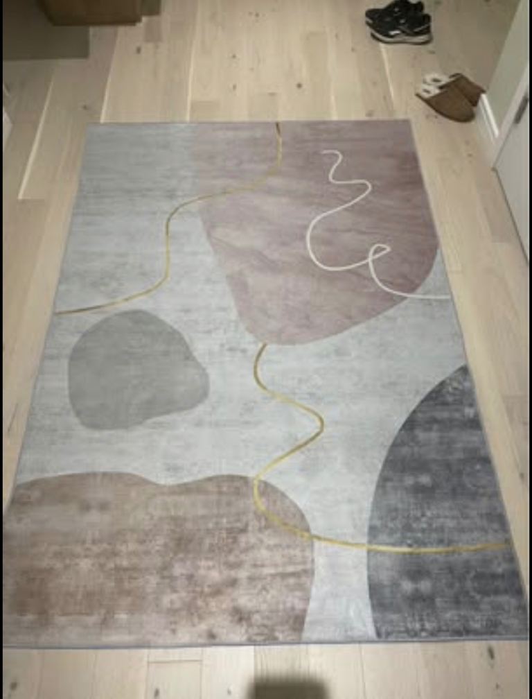 Beautiful new rug