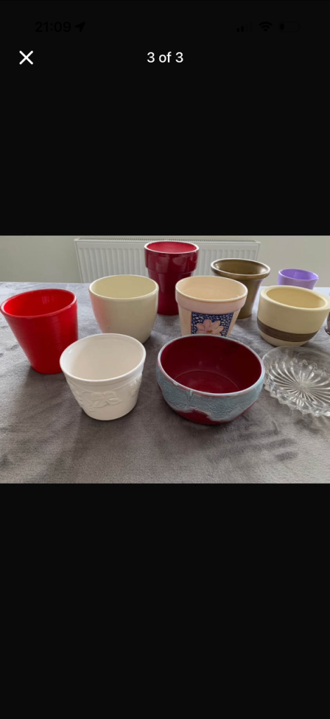 Assortment of pots 