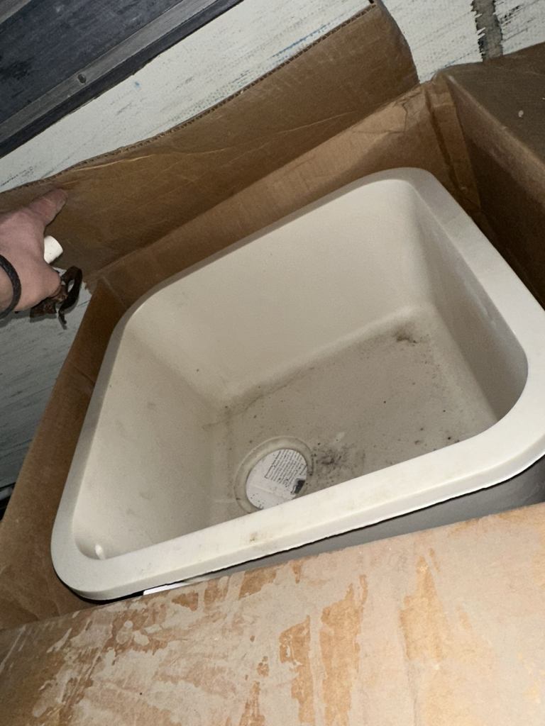 BRAND NEW DEEP SINK CREAM KITCHEN SUPPLIES