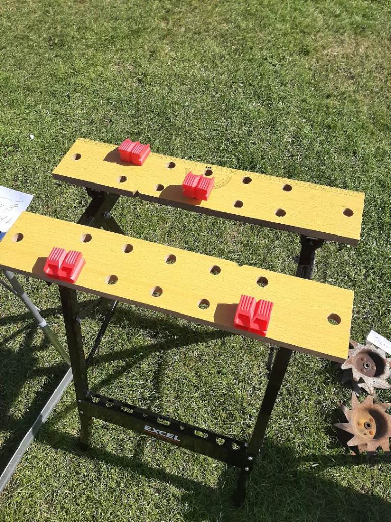 Folding workbench