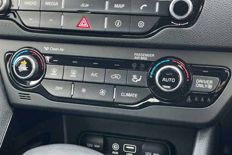 2017 Kia Niro 1.6 GDi Hybrid 3 5dr DCT ESTATE PETROL/ELECTRIC Automatic