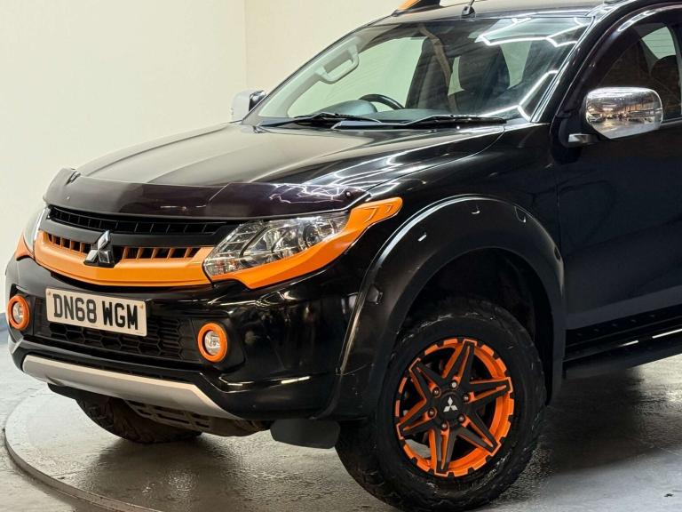 2018 Mitsubishi L200 2.4 L200 Barbarian SVP II DI-D Auto 4WD Pickup Diesel Automatic