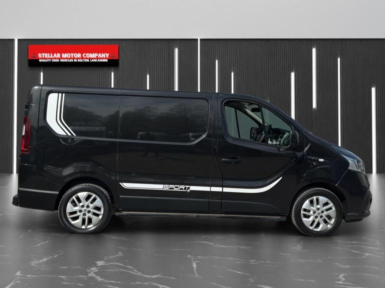  Renault Trafic 1.6 dCi ENERGY 27 Sport Nav SWB Standard Roof Euro 6 (s/s) 5dr Diesel Manual