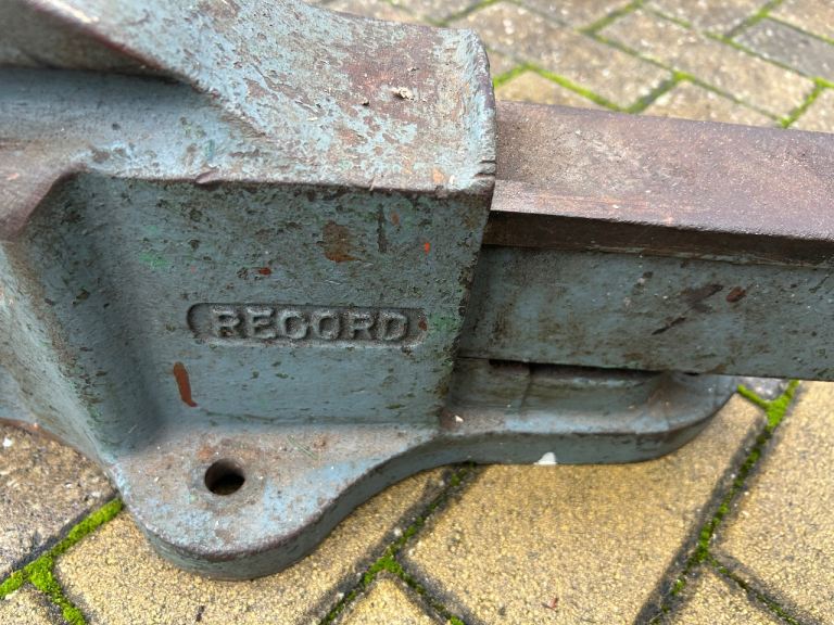 Heavy duty record No 23 bench vice with quick release 