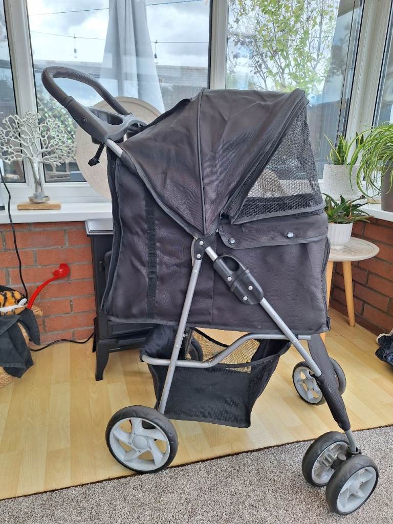 Doggy pushchair