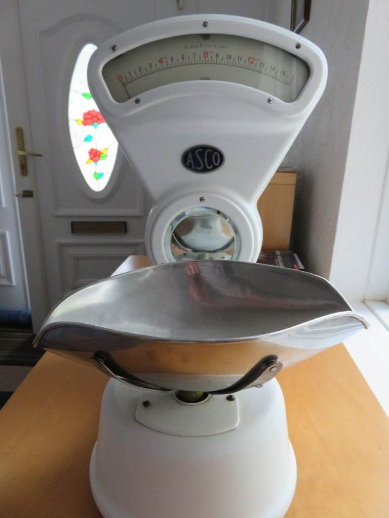 ASCO Vintage Kitchen Scales – White, Good Condition