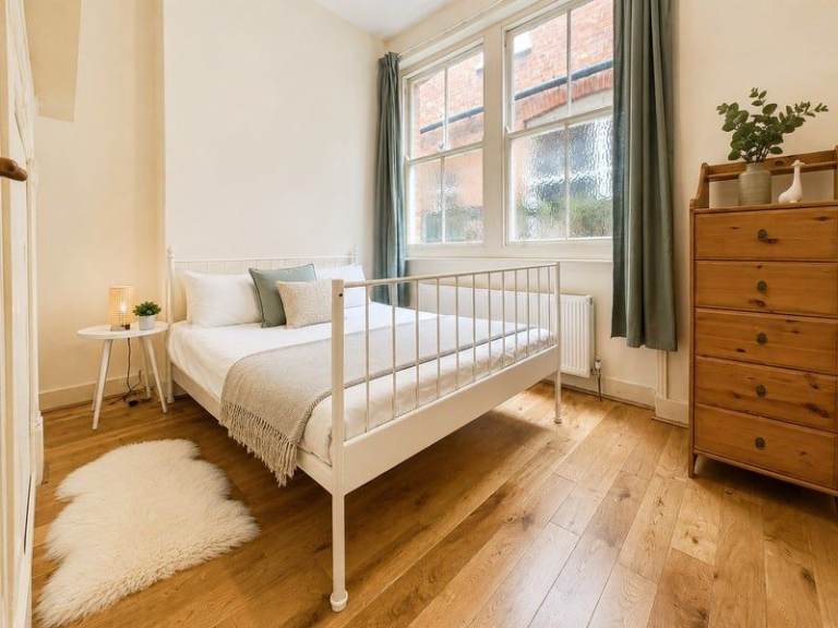 LEEDS DSS UC LCW PIP BENEFITS DOUBLE ROOM
