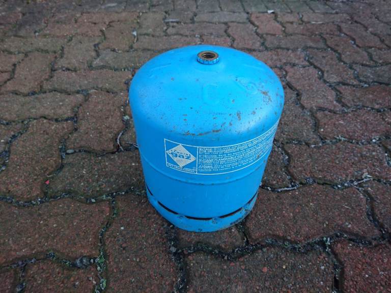 image for FULL Campingaz R907 camping gas bottle