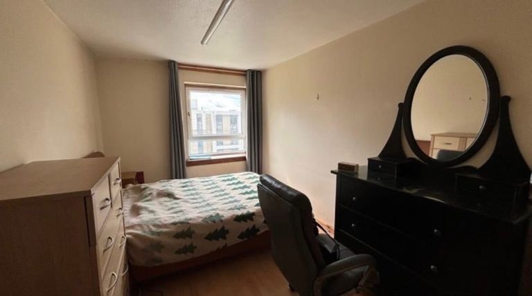 Bright Double Room Available near City Centre
