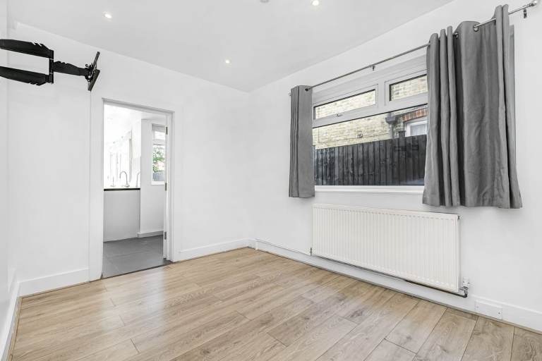 TOOTING Ensuite Room ALL BILLS INCLUDED 