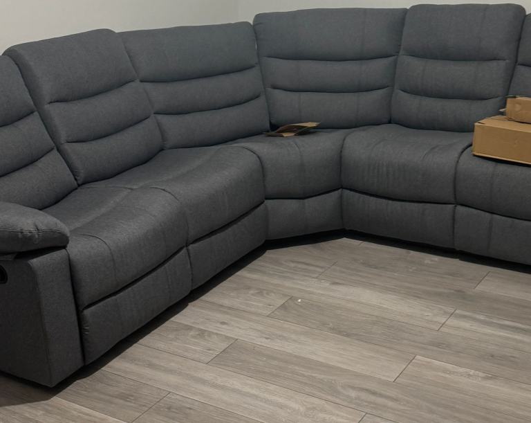 Electric recliner corner sofa (can deliver)
