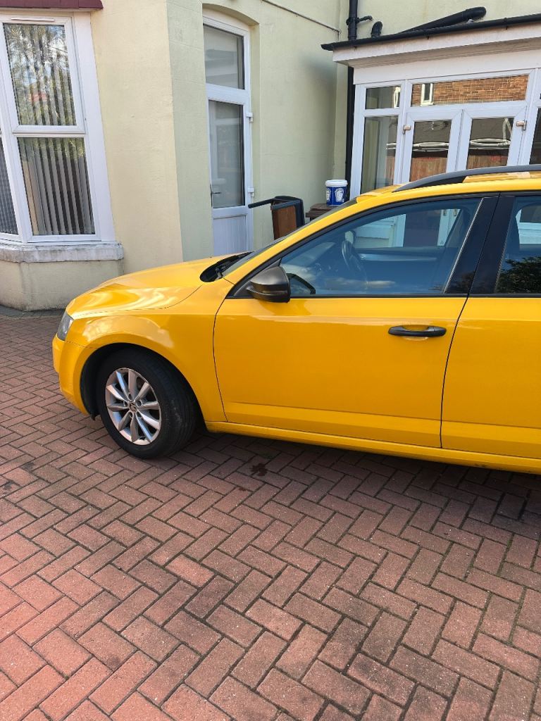 Skoda, OCTAVIA, Estate, 2014, Manual, 1598 (cc), 5 doors