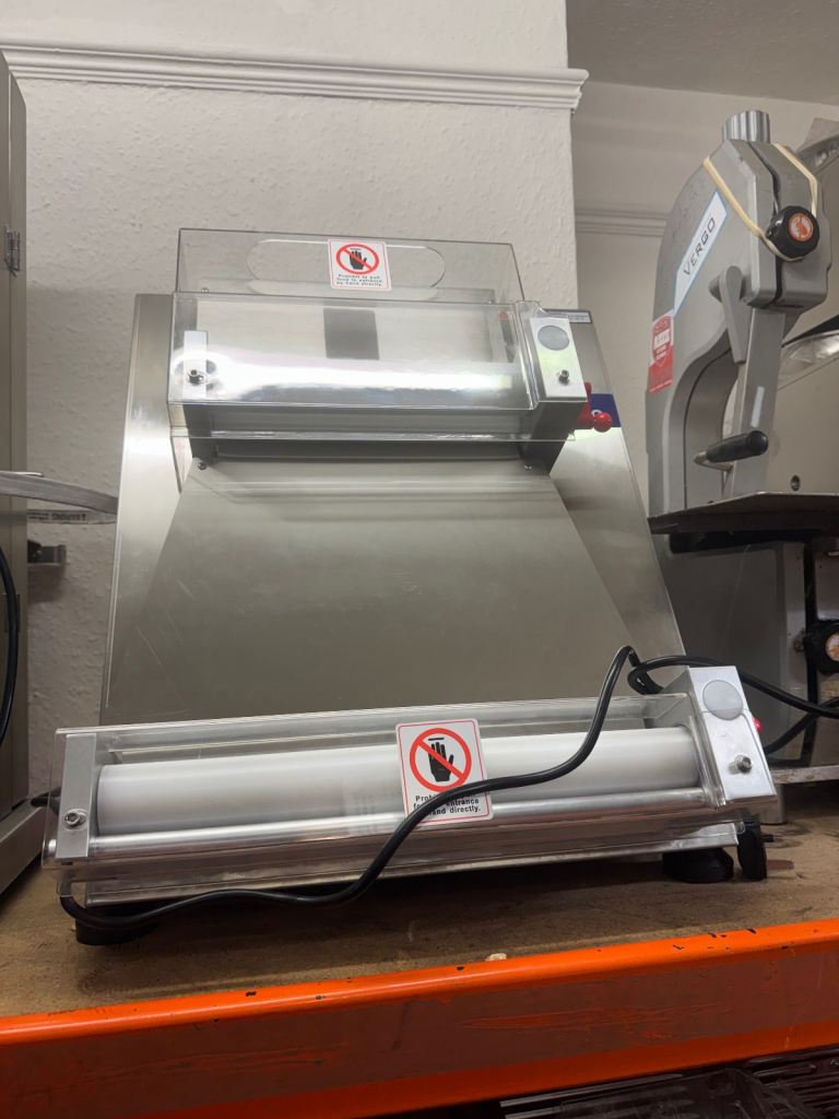 Commercial dough roller brand new top quality cafe shop pizza restaurant 