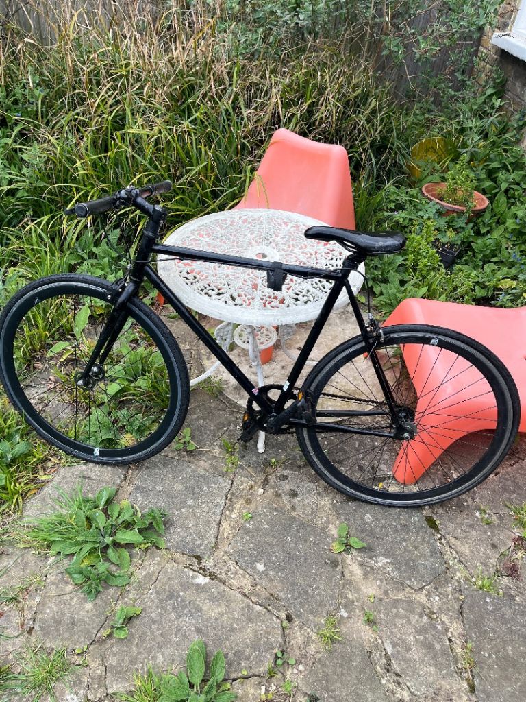 Single speed brick lane all black road bike medium frame size + additional medium frame and wheels 