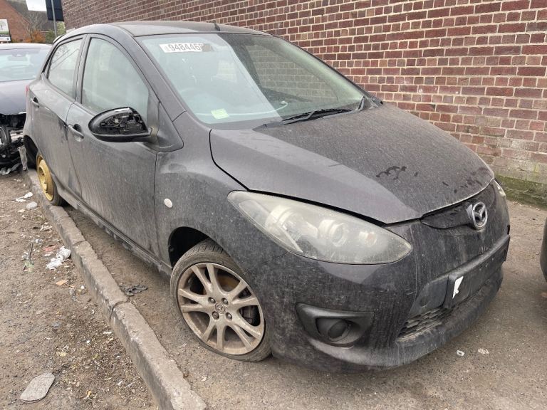 2010 Mazda-2 Petrol 1.3 ZJ Maroon 5speed BREAKING parts 