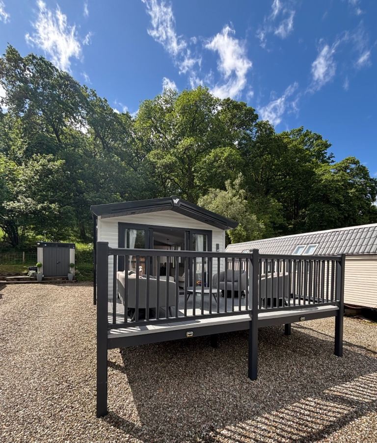 Loch Earn Willerby Manor 2 bedroom 6 berth static located at South Shore